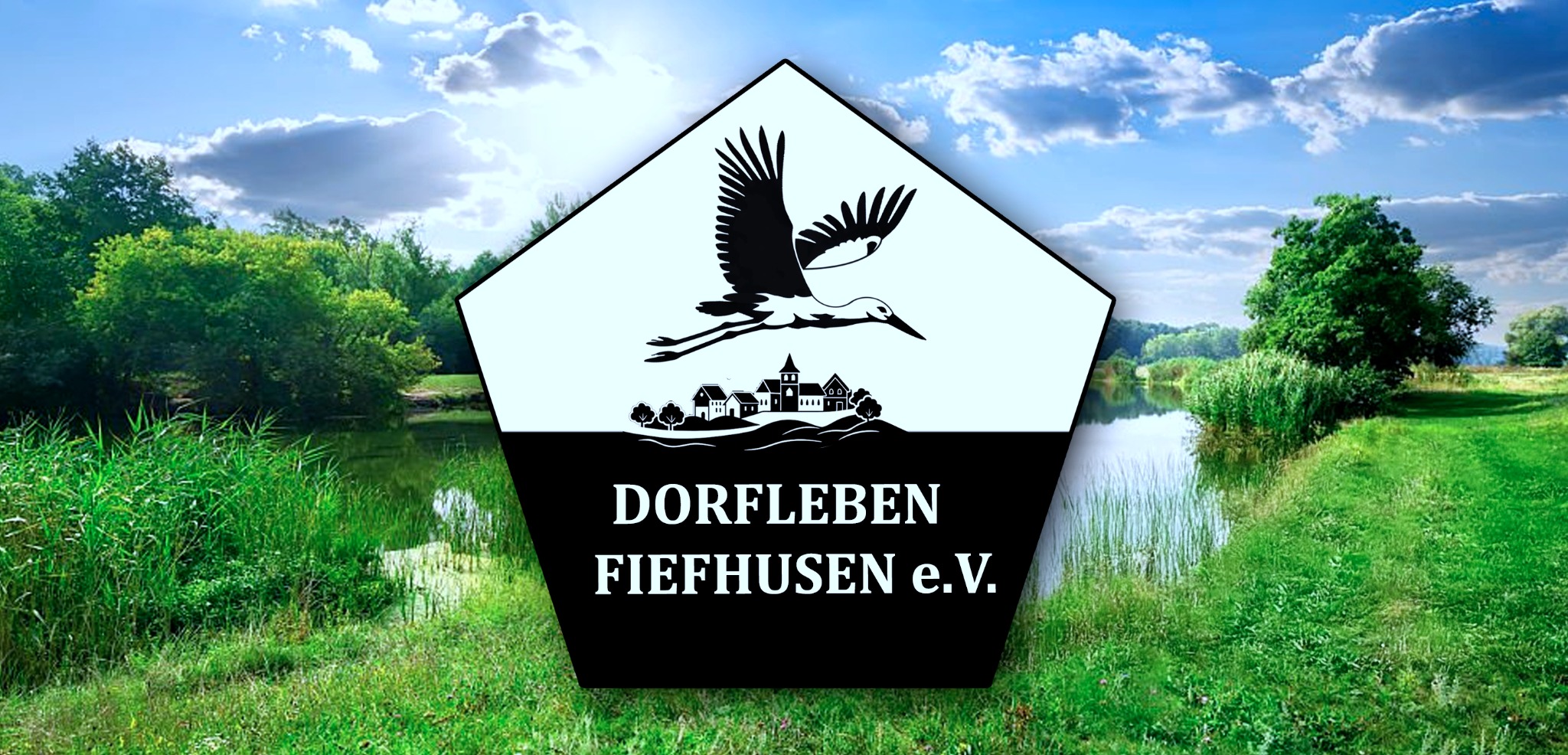 Vereinslogo vor Landschaft